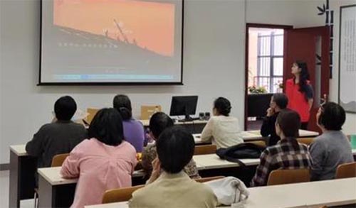 谷雨剪紙行 志愿暖社區(qū)——浙江工商大學(xué)會(huì)計(jì)學(xué)院組織開展公益活