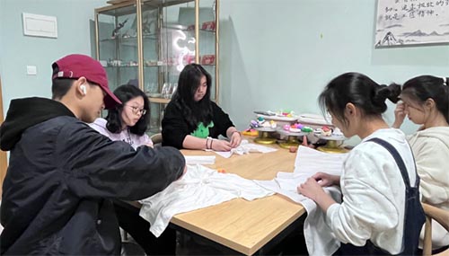 “觀今宜鑒古，無古不成今”——移通學子在非遺工藝中感受工匠之風
